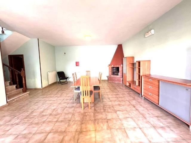 Villa in vendita a Aprilia LT
