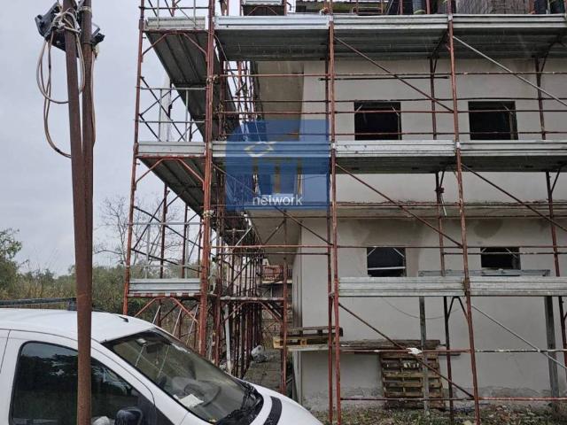 Villa in vendita a Aprilia LT