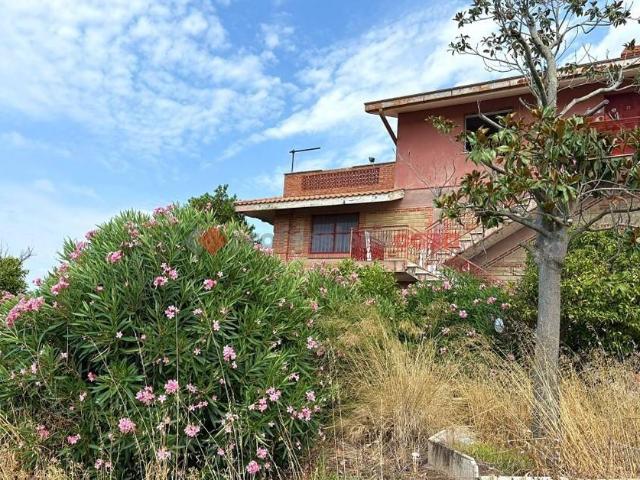 Villa in vendita a Aprilia LT
