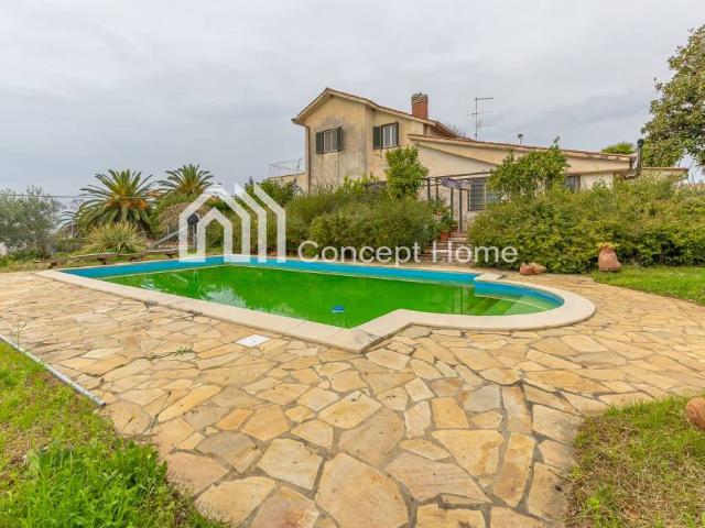 Villa in vendita a Aprilia LT