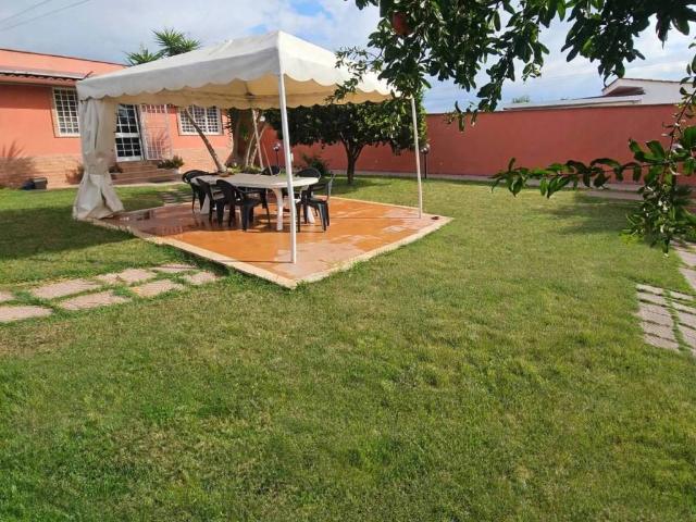 Villa in vendita a Aprilia LT