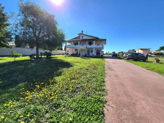 Villa in vendita a Aprilia LT