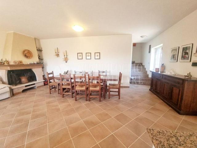 Villa in vendita a Aprilia LT