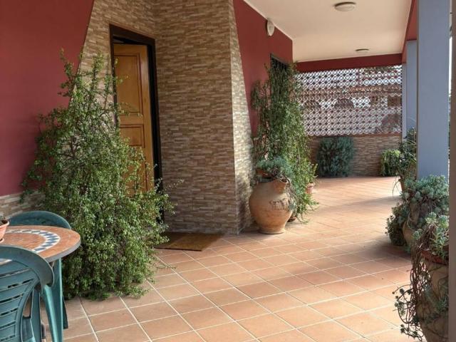 Villa in vendita a Aprilia LT