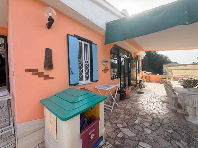 Villa in vendita a Aprilia LT