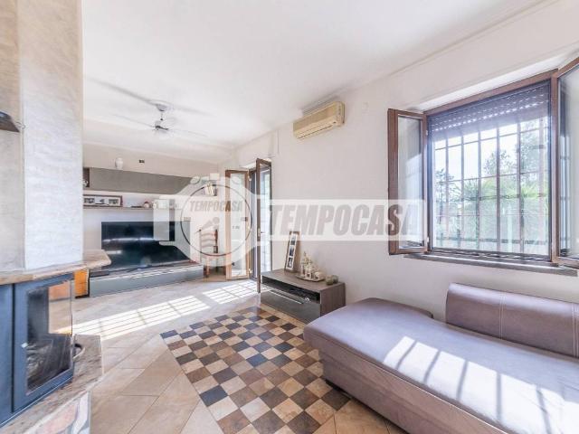 Villa in vendita a Aprilia LT