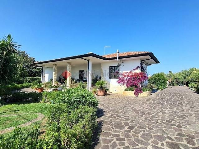 Villa in vendita a Aprilia LT