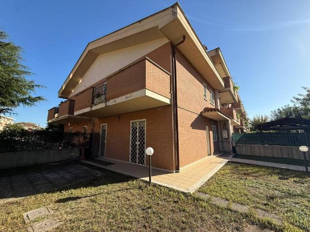 Villa in vendita a Aprilia LT