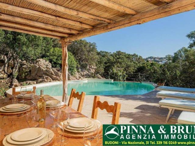 Villa in vendita a Arzachena OT