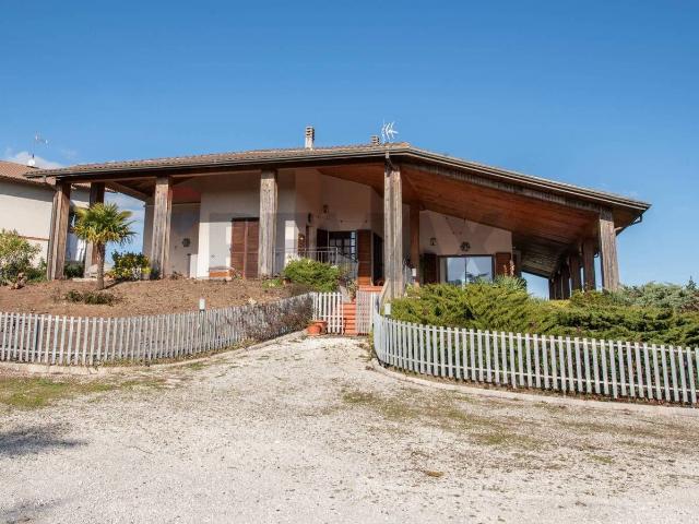 Villa in vendita a Arcevia