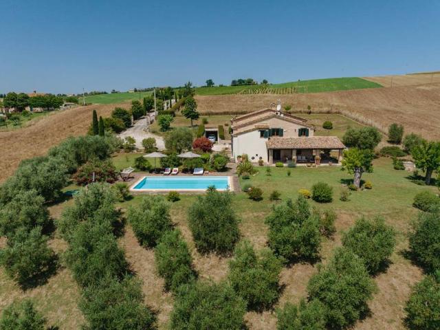 Villa in vendita a Arcevia AN