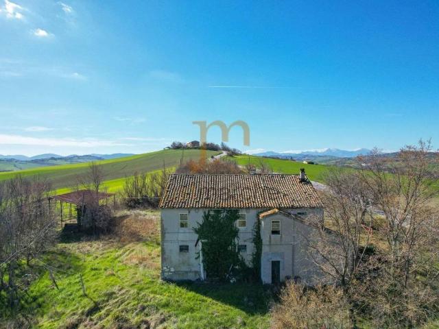 Villa in vendita a Arcevia AN