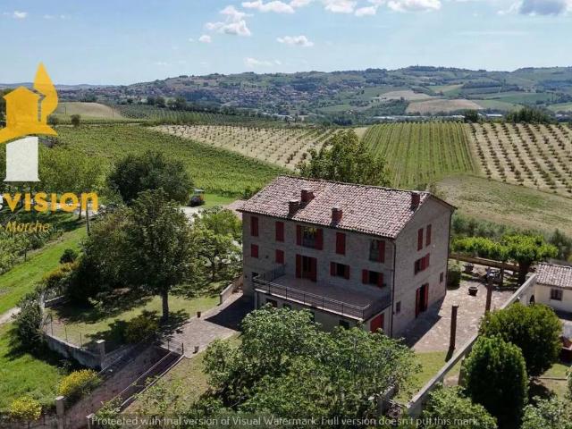 Villa in vendita a Arcevia AN
