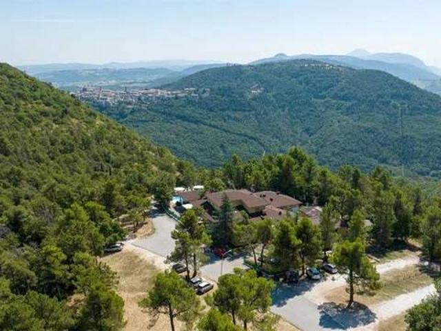 Villa in vendita a Arcevia AN