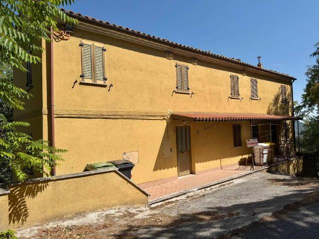 Villa in vendita a Arcevia AN