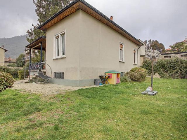 Villa in vendita a Arcisate VA