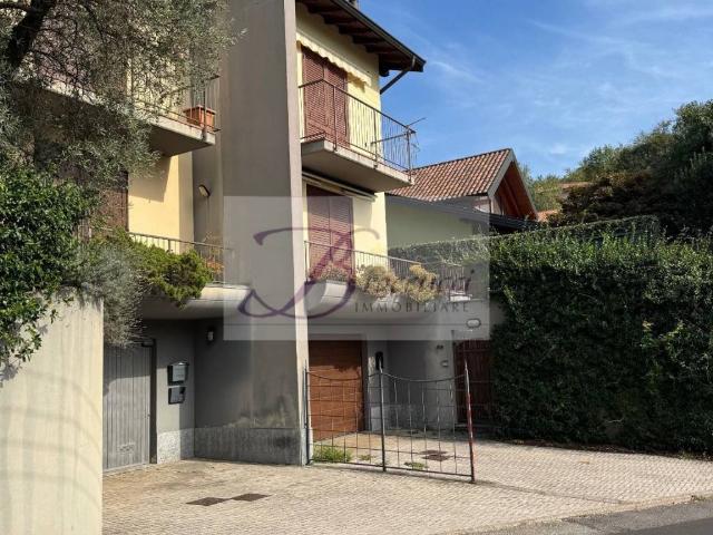 Villa in vendita a Arcisate VA
