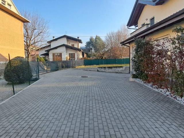 Villa in vendita a Arcisate VA