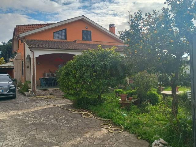 Villa in vendita a Ardea