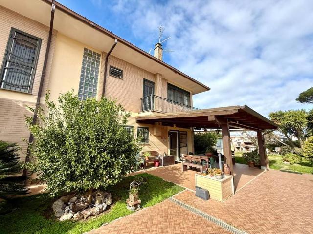 Villa in vendita a Ardea RM