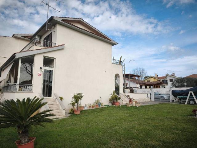 Villa in vendita a Ardea RM