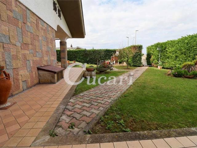 Villa in vendita a Ardea RM