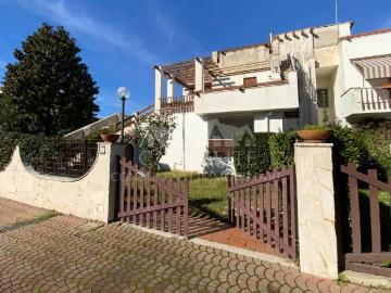 Tor San Lorenzo Lido, Latina Lazio