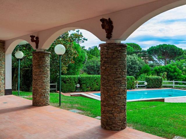 Villa in vendita a Arenzano GE