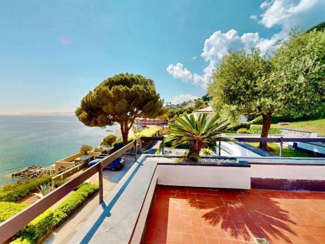 Villa in vendita a Arenzano GE