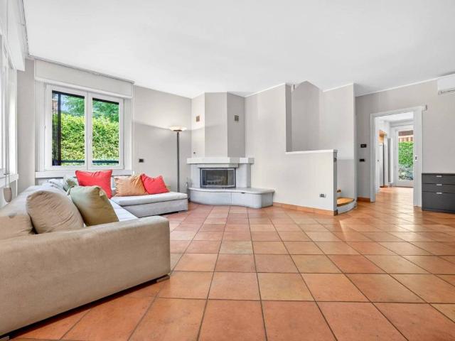 Villa in vendita a Arese MI