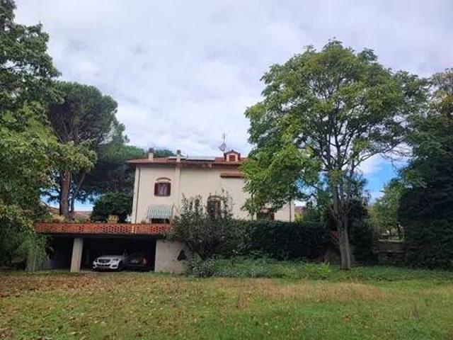 Villa in vendita a Arezzo AR