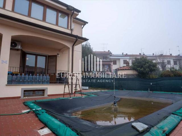 Villa in vendita a Arezzo AR