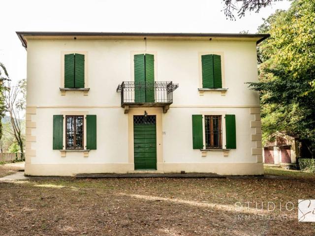 Villa in vendita a Arezzo AR