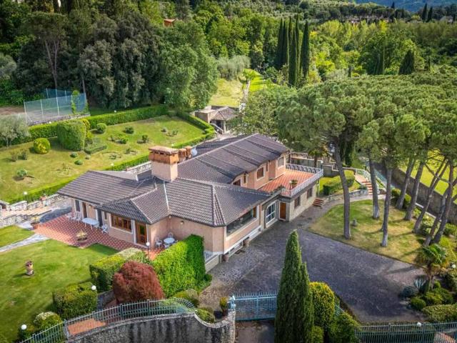 Villa in vendita a Arezzo AR
