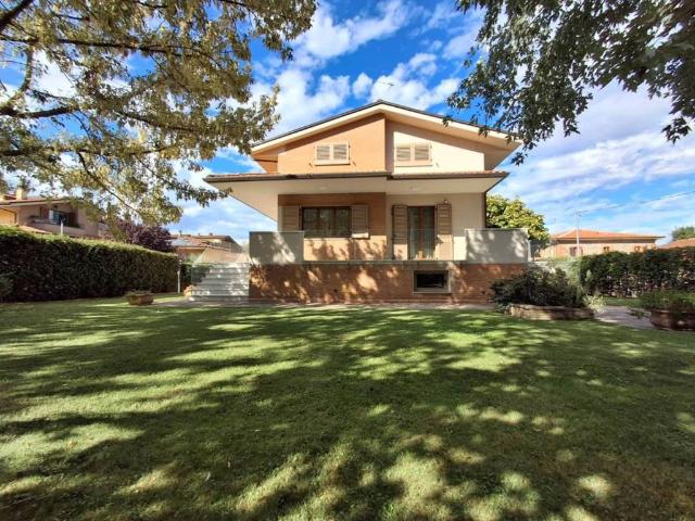 Villa in vendita a Arezzo AR
