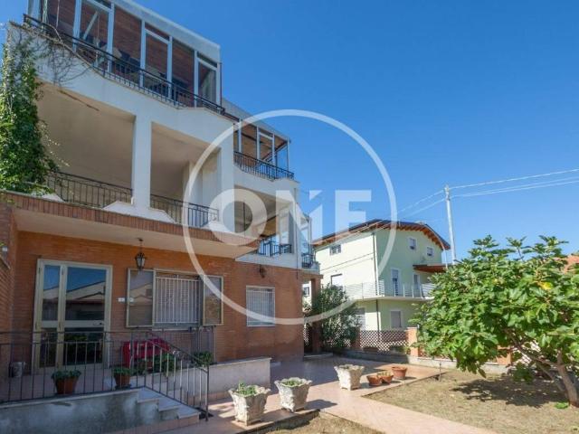 Villa in vendita a Ari CH