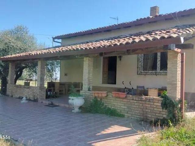 Villa in vendita a Ari CH