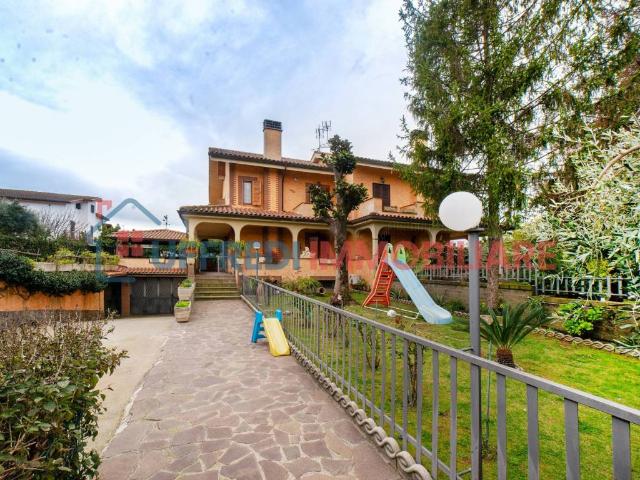 Villa in vendita a Ariccia RM
