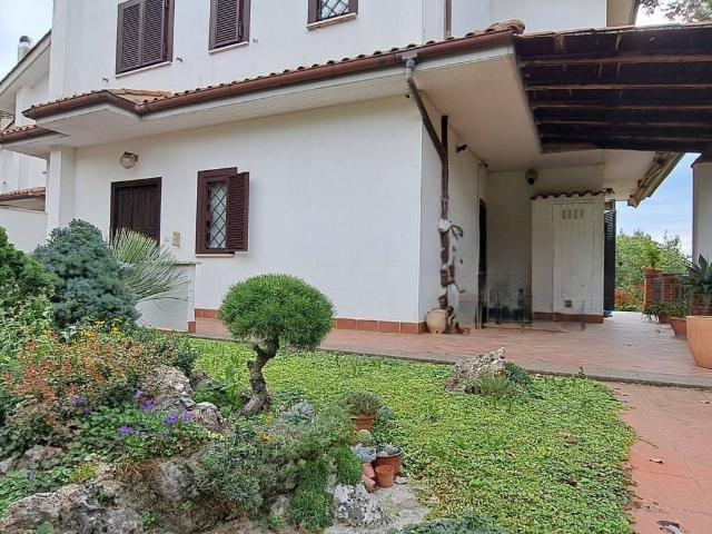 Villa in vendita a Ariccia RM
