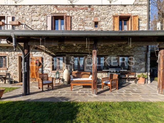 Villa in vendita a Arola VB