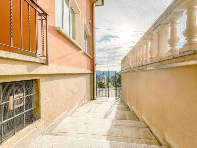 Villa in vendita a Arola VB