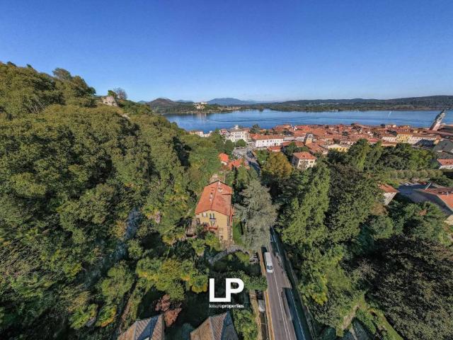 Villa in vendita a Arona NO