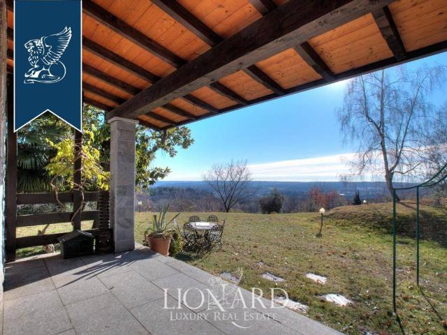 Villa in vendita a Arona NO