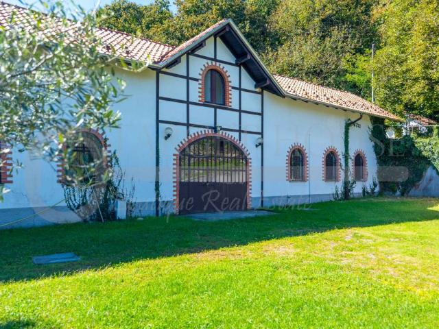 Villa in vendita a Arona NO