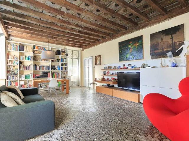 Villa in vendita a Arona NO