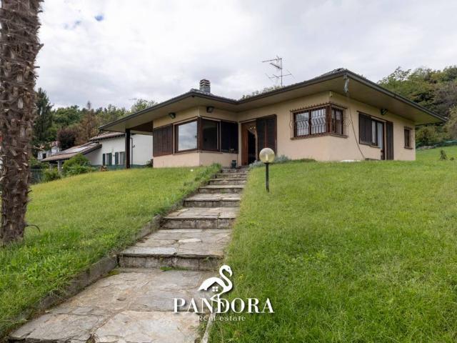 Villa in vendita a Arona NO