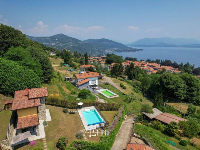 Villa in vendita a Arona NO