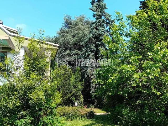 Villa in vendita a Arosio CO