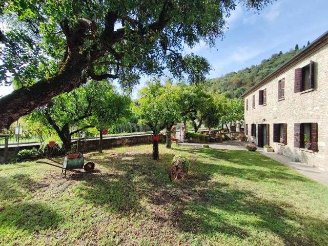 Villa in vendita a Arquà Petrarca PD