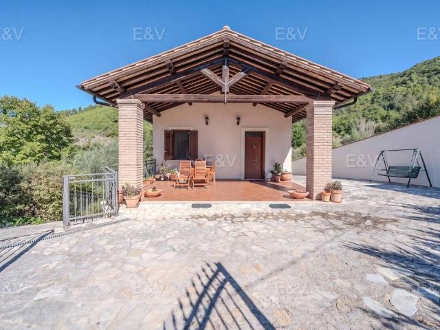 Villa in vendita a Arrone TR